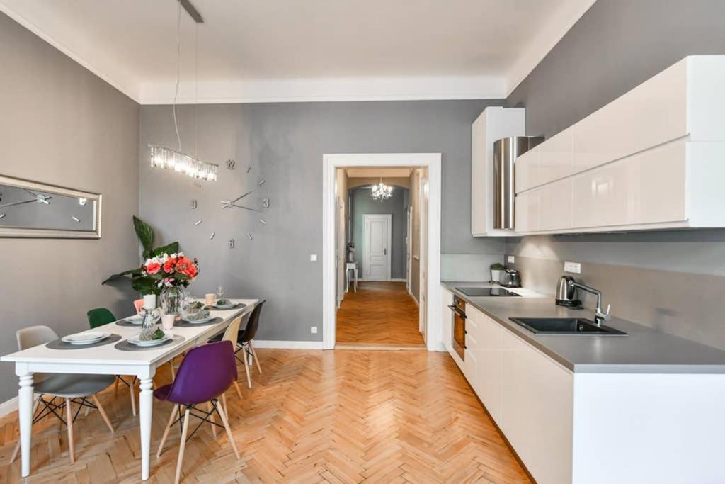 Cityscape Wenceslas Square Apartment Prag Exteriör bild